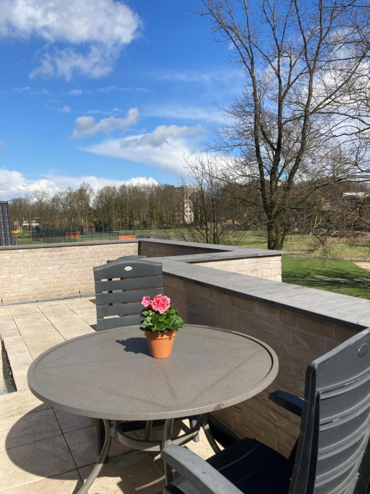 City Zen Apartment Enschede !Free Private Parking Eksteriør billede
